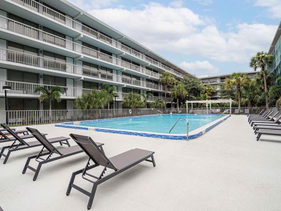 Elegant 1Br Haven In Orlando & 5 Minutes To Disney Lägenhet Vineland Exteriör bild